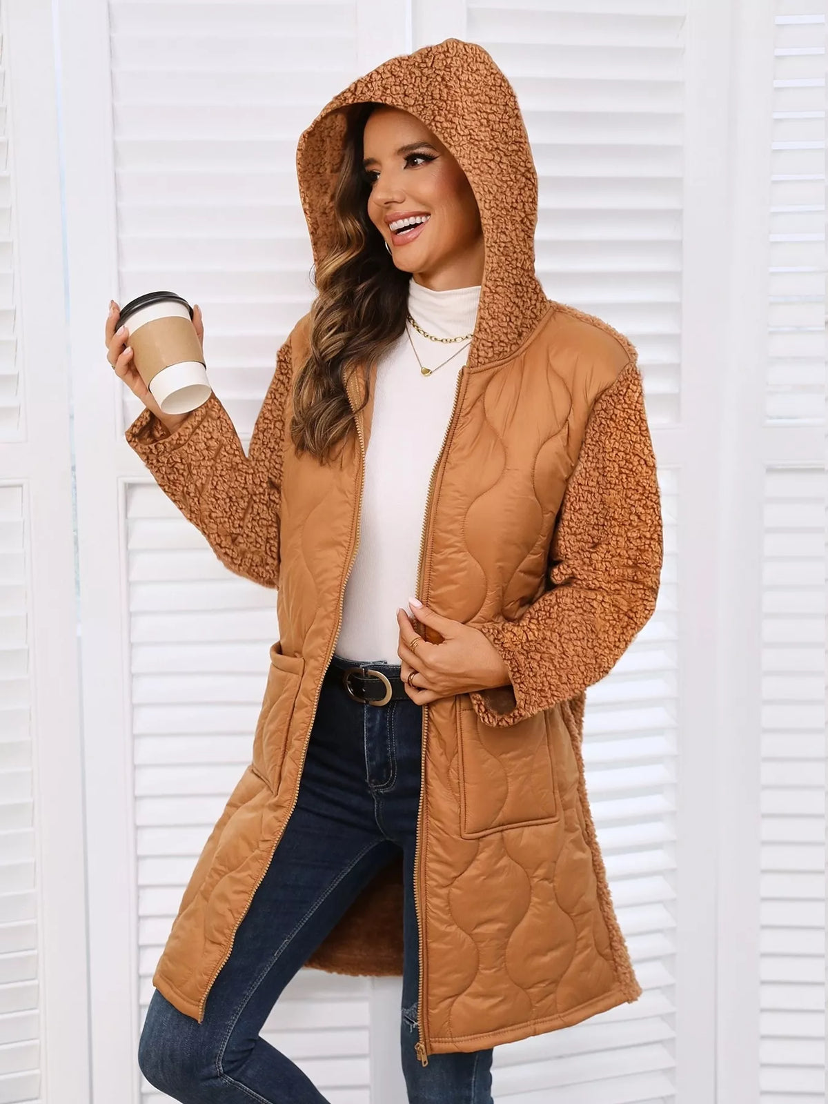 Casaco comprido de inverno para senhora com capuz e forro espesso (camel)