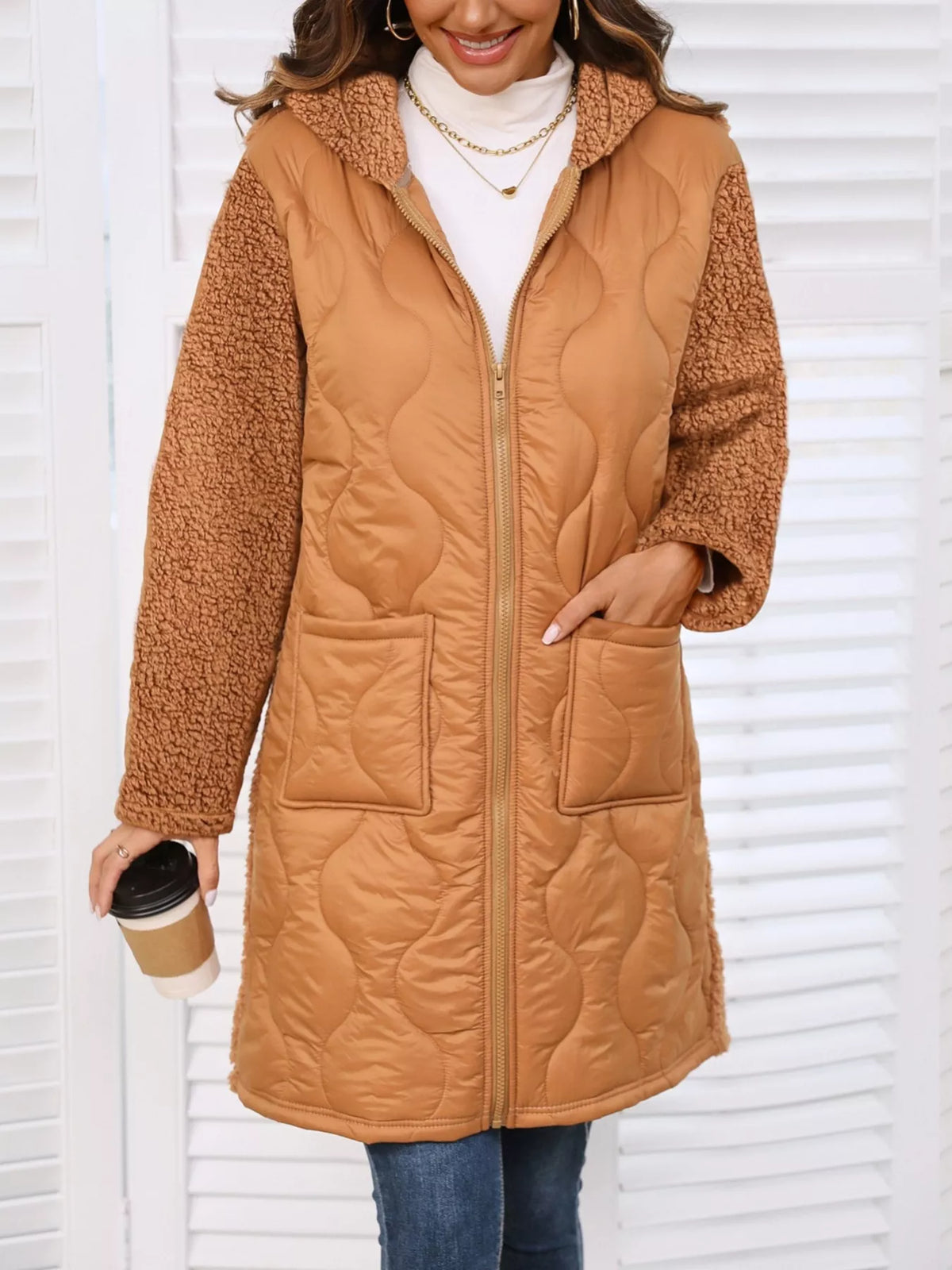 Casaco comprido de inverno para senhora com capuz e forro espesso (camel)