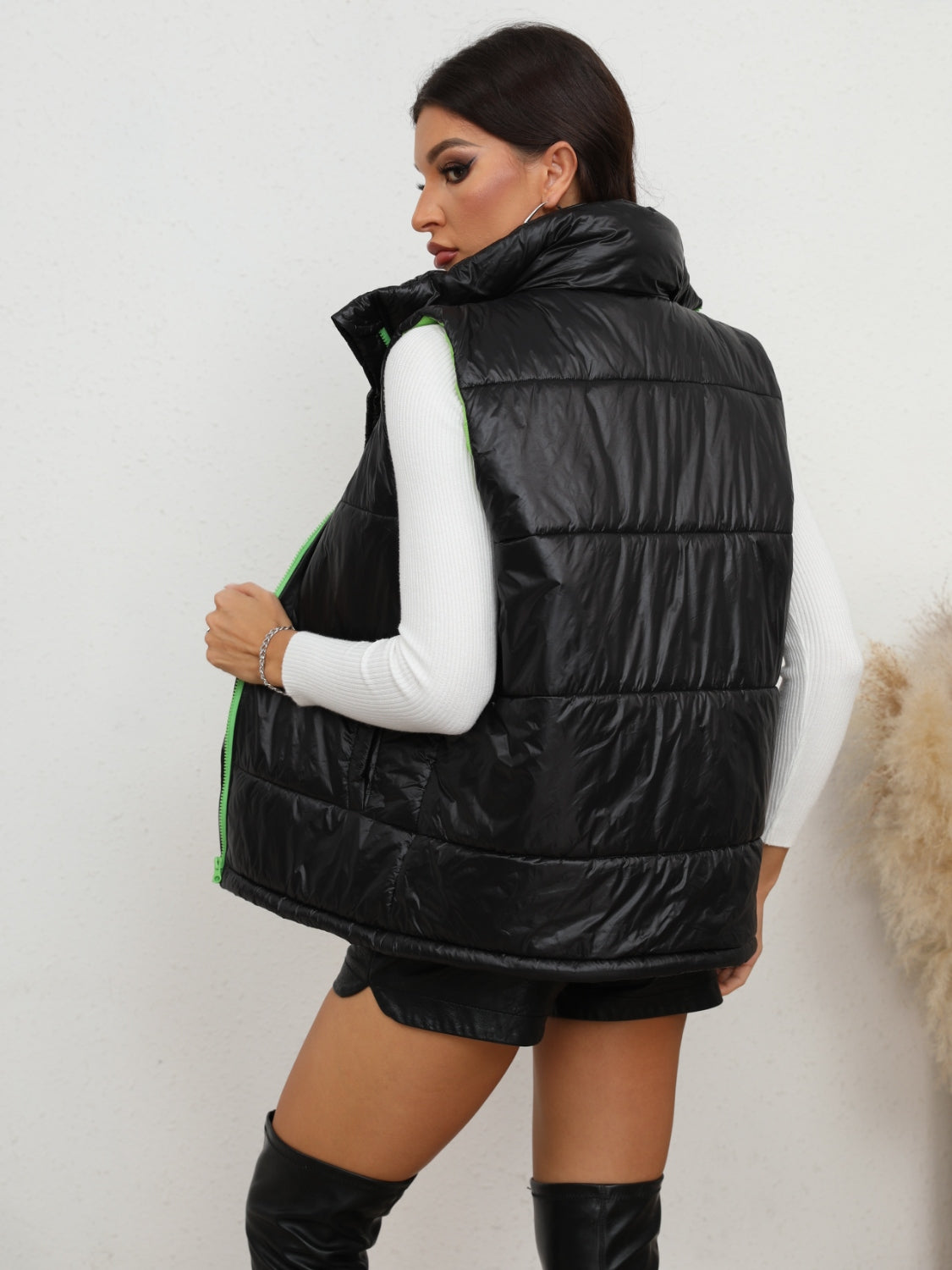 Women's Zip Up Collar Puffer Vest in Black – Everyday Essential