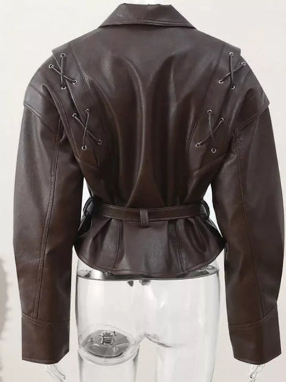 Cappotto in ecopelle da donna con cintura e colletto a scialle, lunghezza a metà coscia