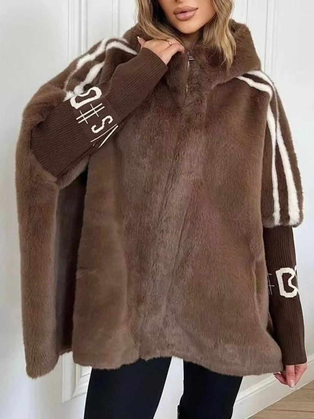 Dámská oversized bunda z umělé kožešiny s kapucí a pruhovaným lemem, velikosti S až 2XL