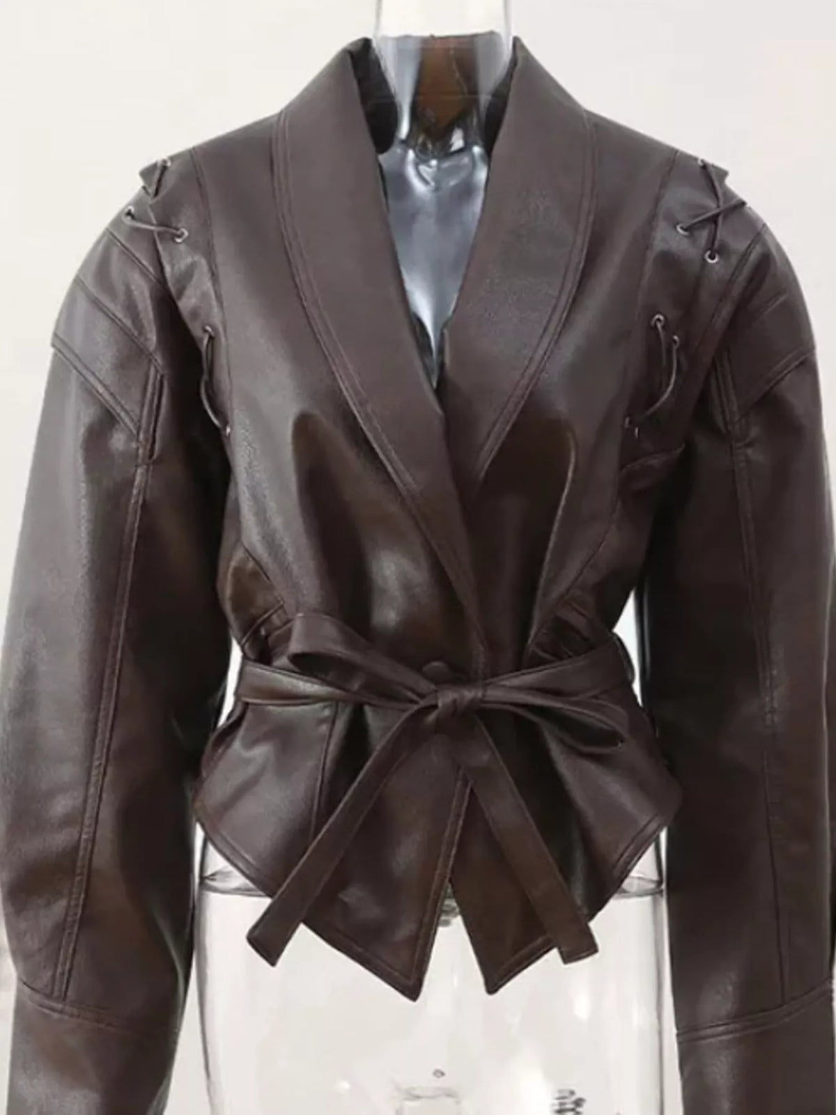 Cappotto in ecopelle da donna con cintura e colletto a scialle, lunghezza a metà coscia
