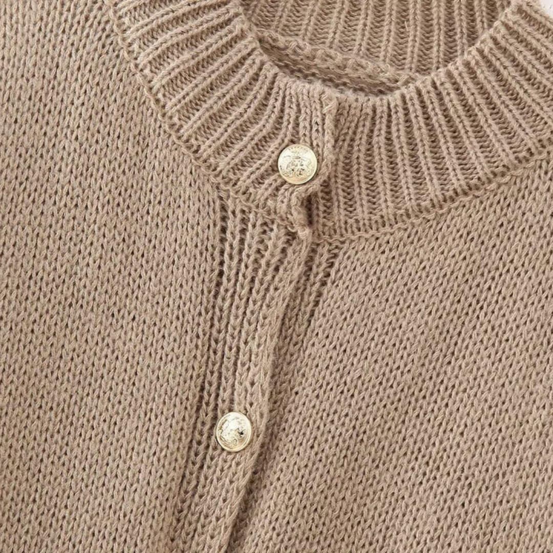 Casaco de malha oversized para senhora com botões à frente e punhos canelados
