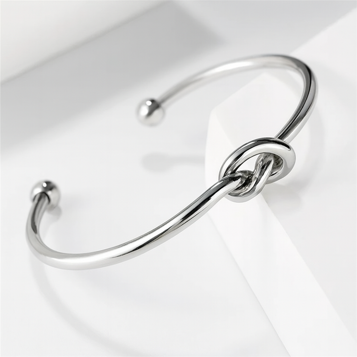 Knot Bracelet for Elegant Style and Versatile Fashion Accessory