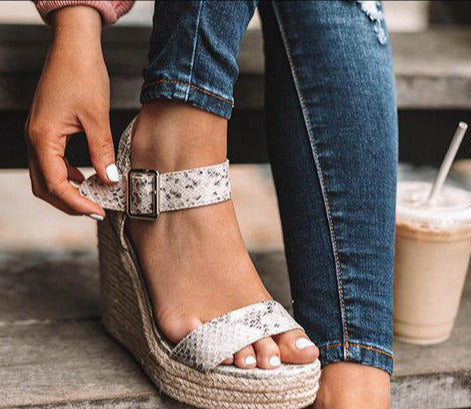 Fatima | Women's Luxurious Orthopedic Wedge Heels for Comfort-The Yellow Prime