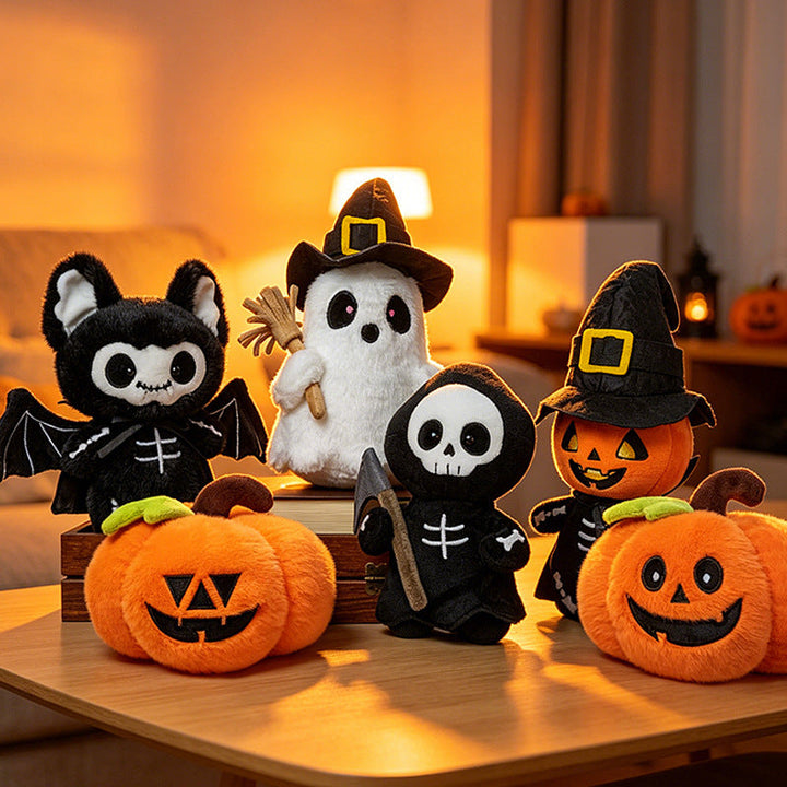 Miękkie pluszowe postacie na Halloween z haftowanymi twarzami i wzorami