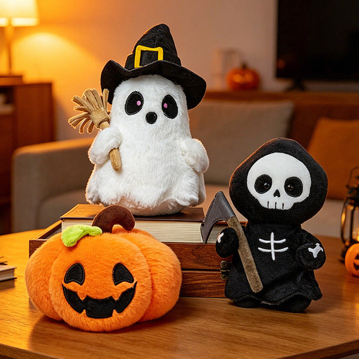 Miękkie pluszowe postacie na Halloween z haftowanymi twarzami i wzorami