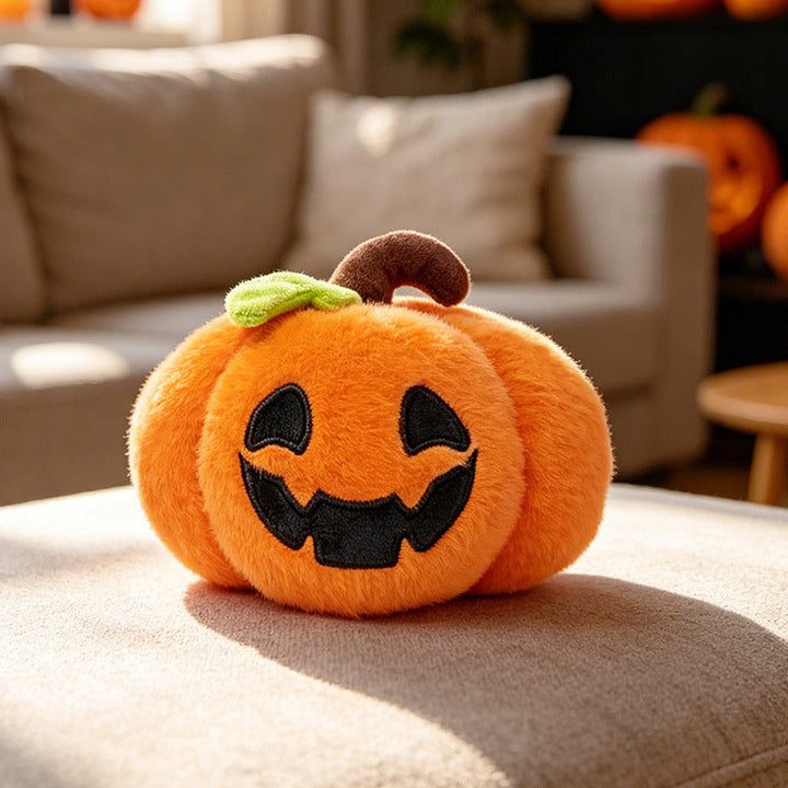 Miękkie pluszowe postacie na Halloween z haftowanymi twarzami i wzorami