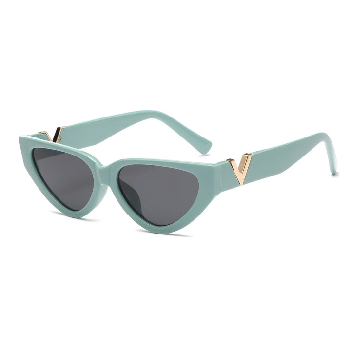 Women's Lightweight Cat-Eye Sunglasses – Vintage Plastic Design for Summer-The Yellow Prime