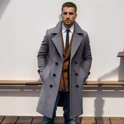Dobbeltspent trenchcoat for menn med hakkeslag