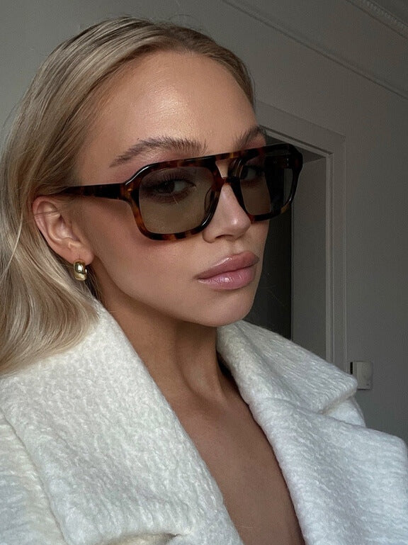 Women's Vintage Lightweight Sunglasses with UV400 Protection-The Yellow Prime