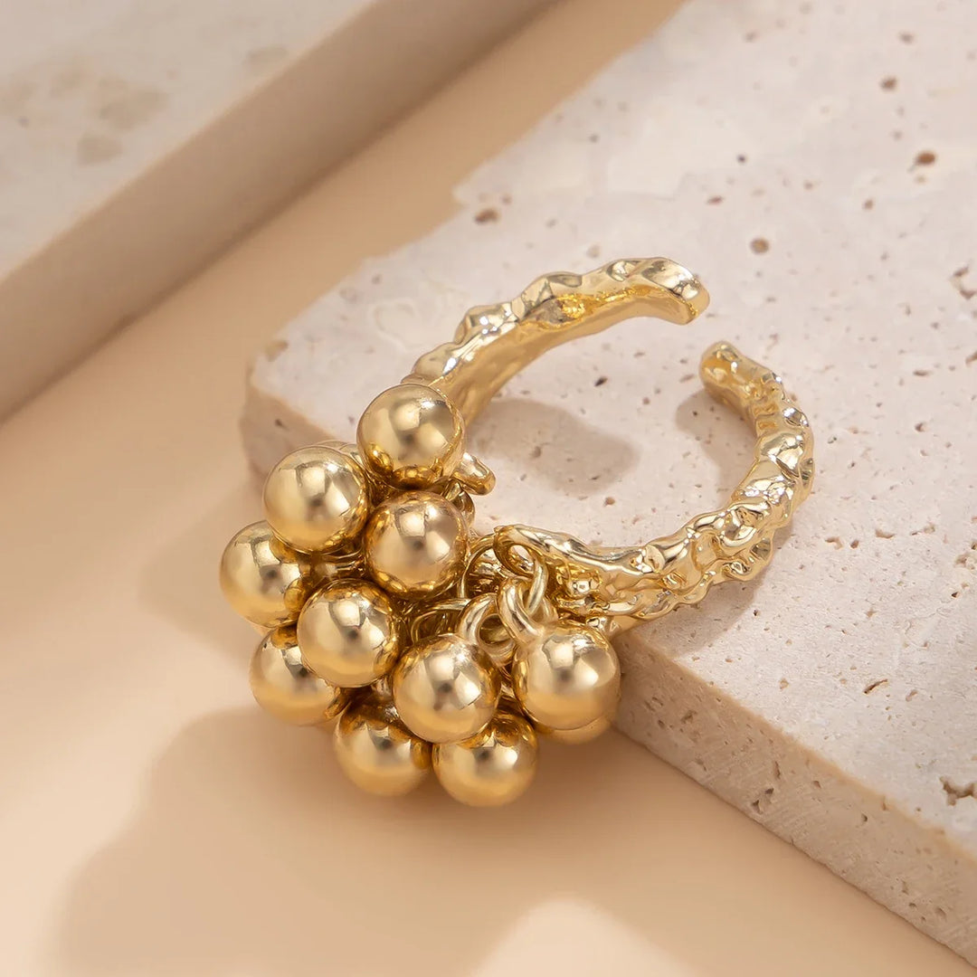 Elegant Cluster Ring for Stunning Style and Versatile Wear