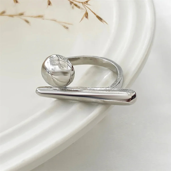 Sculpting Ring for Elegant Style and Unique Fashion Statement