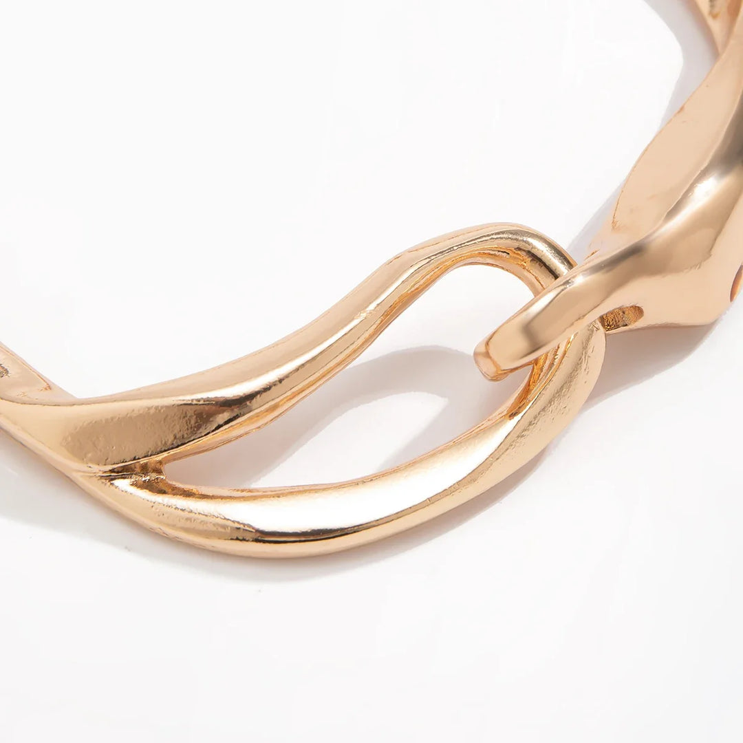 Twisted Chain Necklace for Elegant Style and Versatile Wear