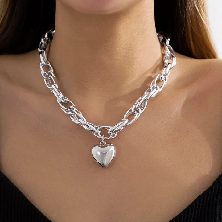 Charming Pendant Necklace for Elegant Style and Versatile Wear