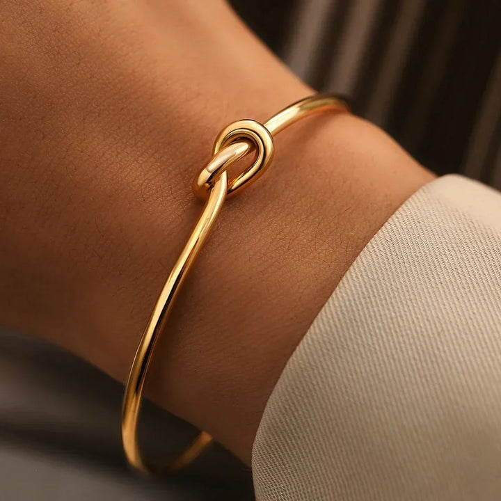 Knot Bracelet for Elegant Style and Versatile Fashion Accessory