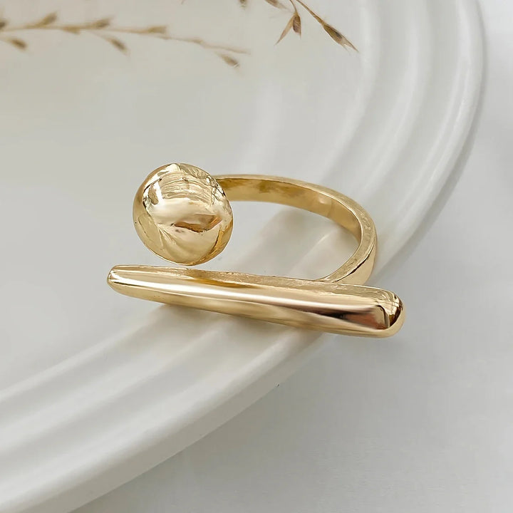 Sculpting Ring for Elegant Style and Unique Fashion Statement
