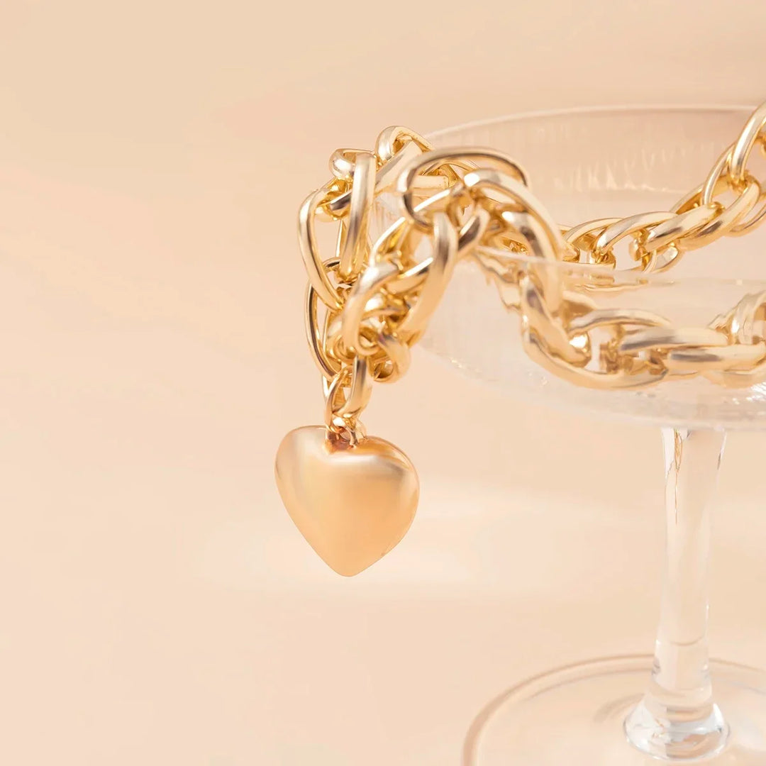 Charming Pendant Necklace for Elegant Style and Versatile Wear