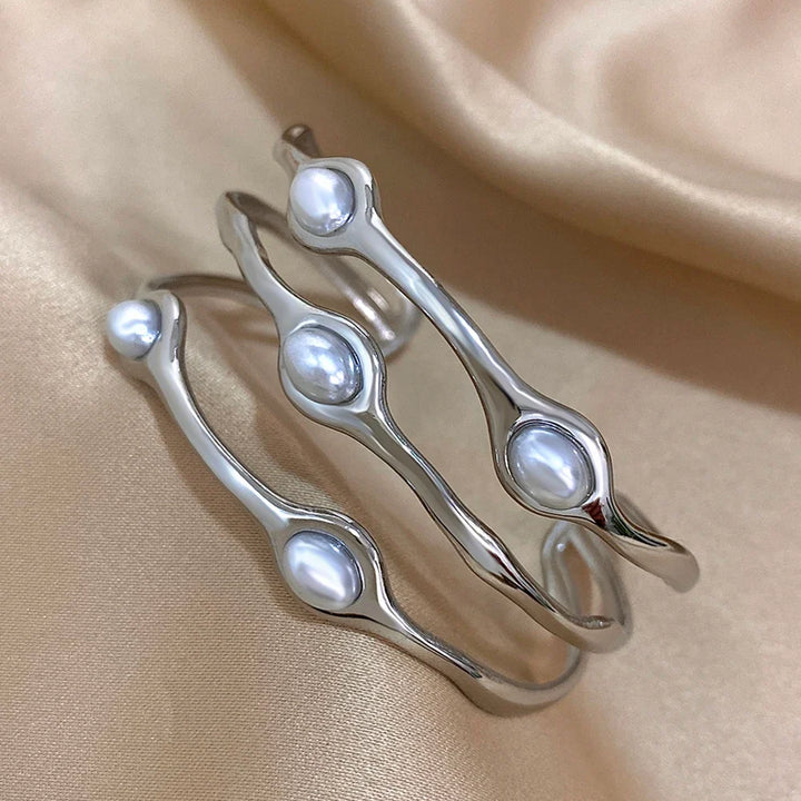 Elegant Lustre Bracelet for Stylish Accessory Lovers