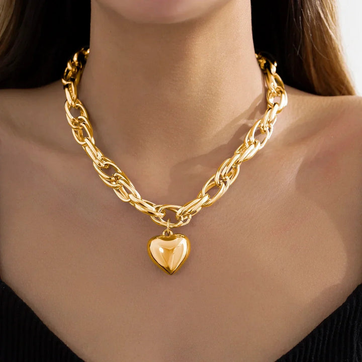 Charming Pendant Necklace for Elegant Style and Versatile Wear