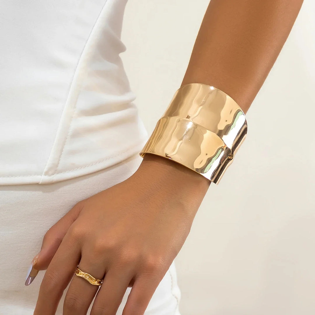 Oversized Sculptural Cuff Bracelet for Unique Fashion Statement