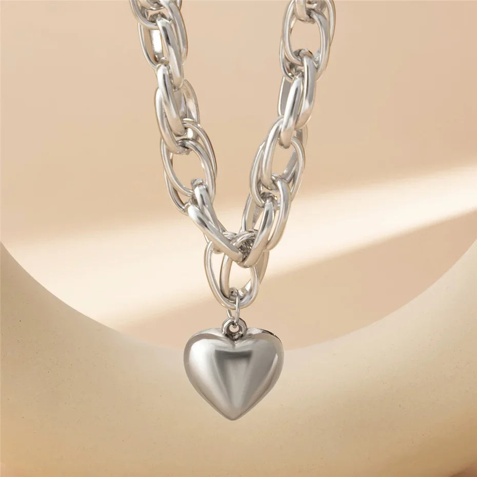 Charming Pendant Necklace for Elegant Style and Versatile Wear