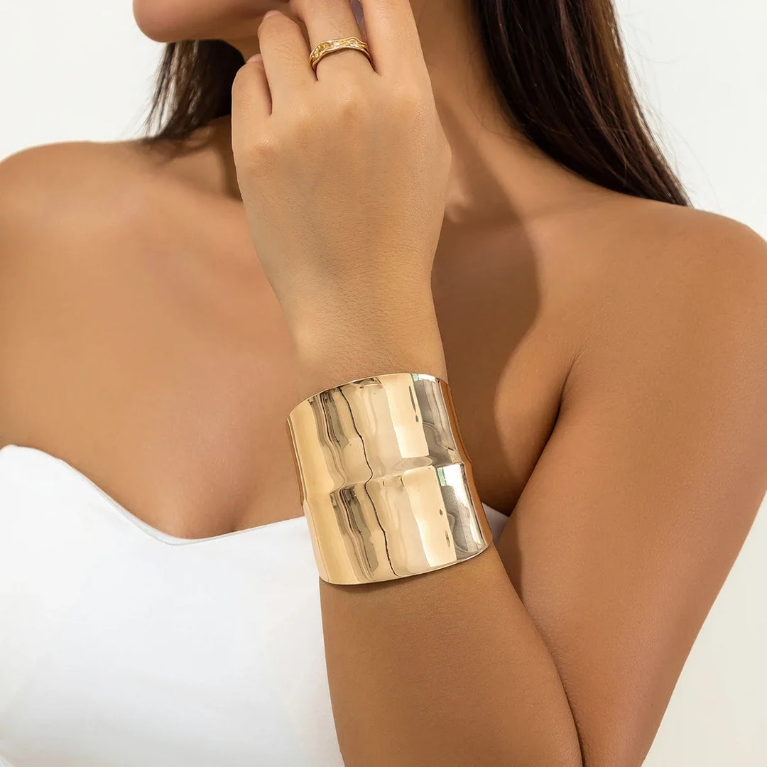 Oversized Sculptural Cuff Bracelet for Unique Fashion Statement