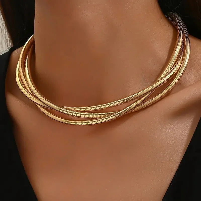 Twist Necklace for Elegant Style and Versatile Fashion