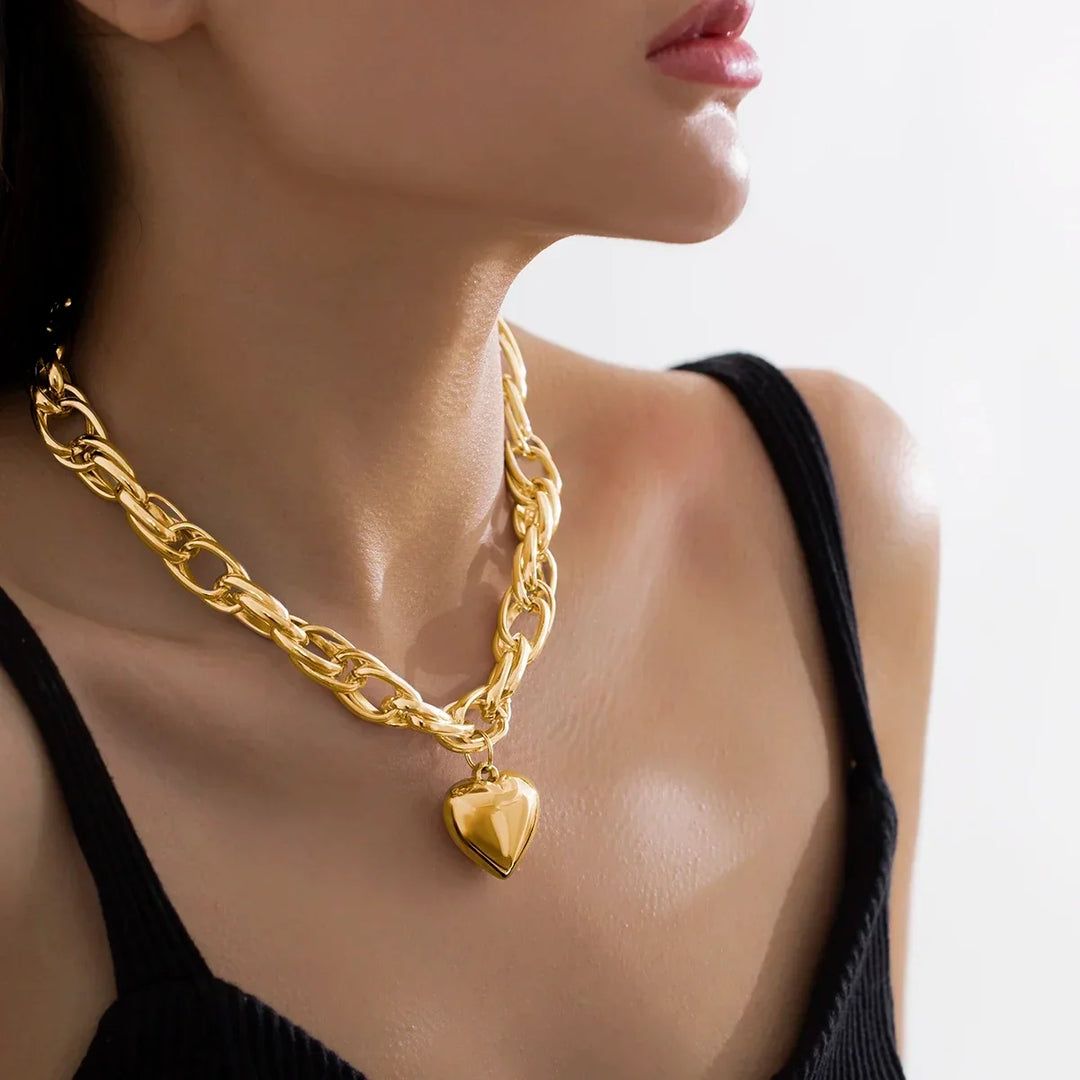 Charming Pendant Necklace for Elegant Style and Versatile Wear