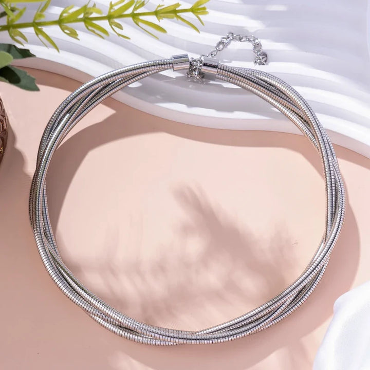Twist Necklace for Elegant Style and Versatile Fashion