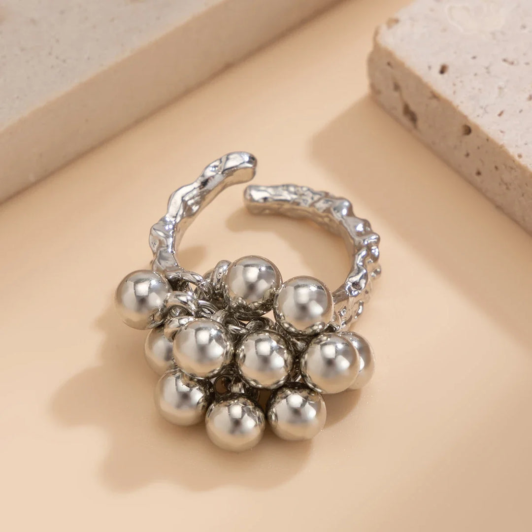Elegant Cluster Ring for Stunning Style and Versatile Wear
