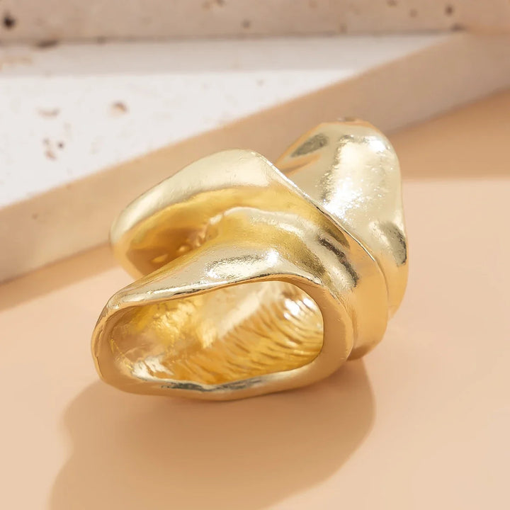Sculpting Ring for Elegant Style and Fashion Statement