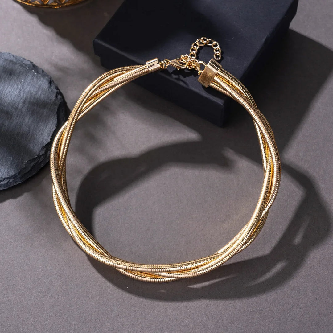 Twist Necklace for Elegant Style and Versatile Fashion