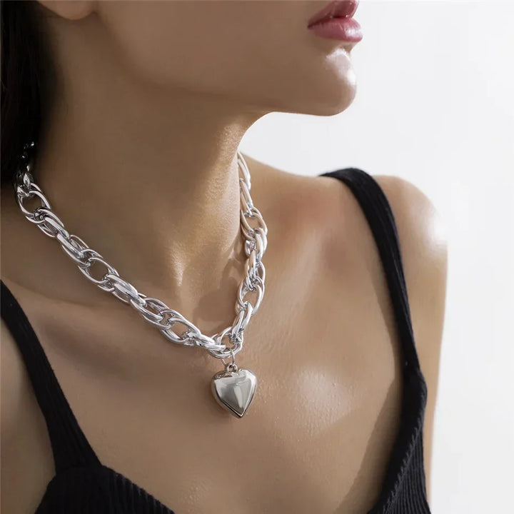 Charming Pendant Necklace for Elegant Style and Versatile Wear
