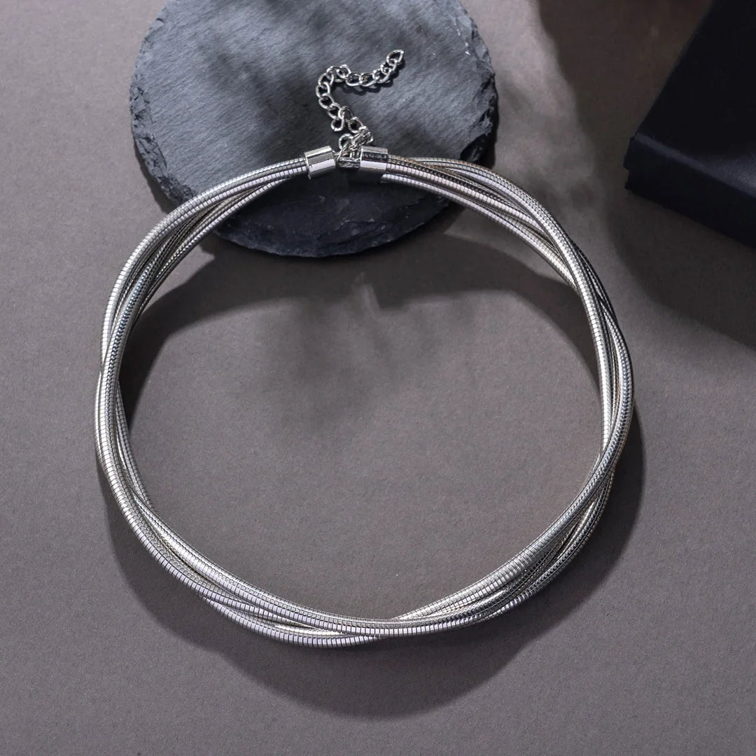 Twist Necklace for Elegant Style and Versatile Fashion