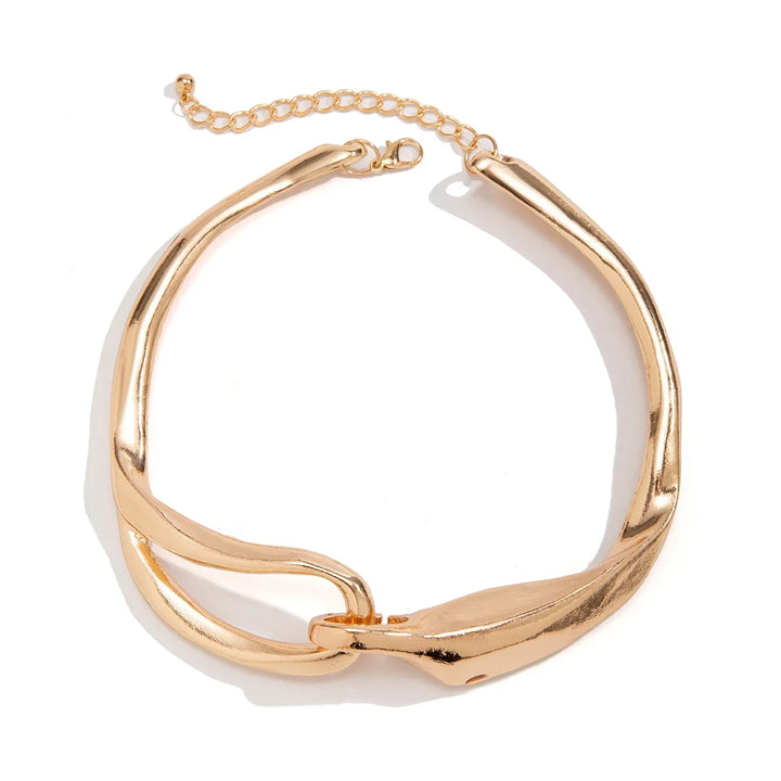 Twisted Chain Necklace for Elegant Style and Versatile Wear