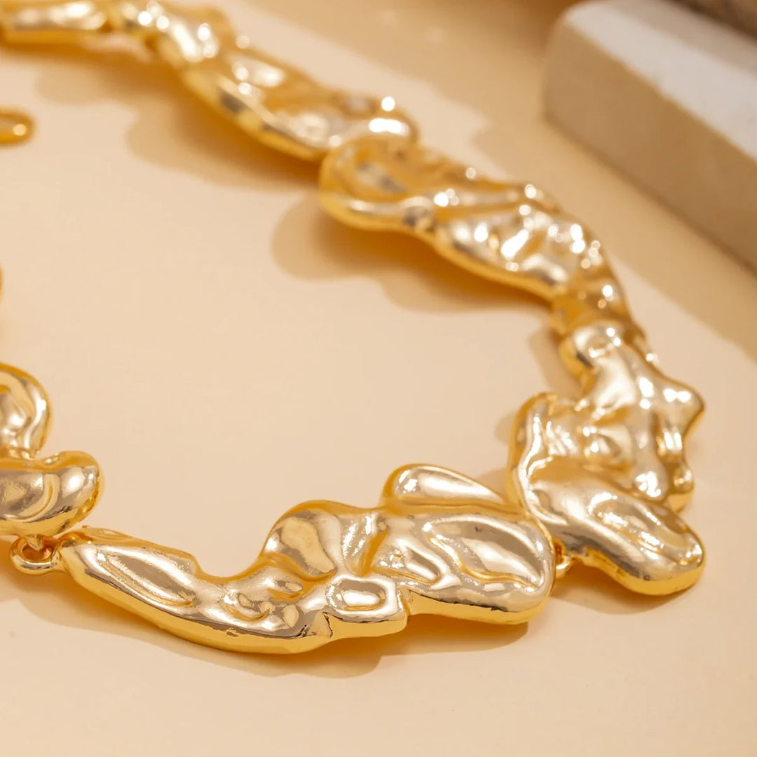 Elegant Aurora Necklace - Stunning Jewelry for Any Occasion
