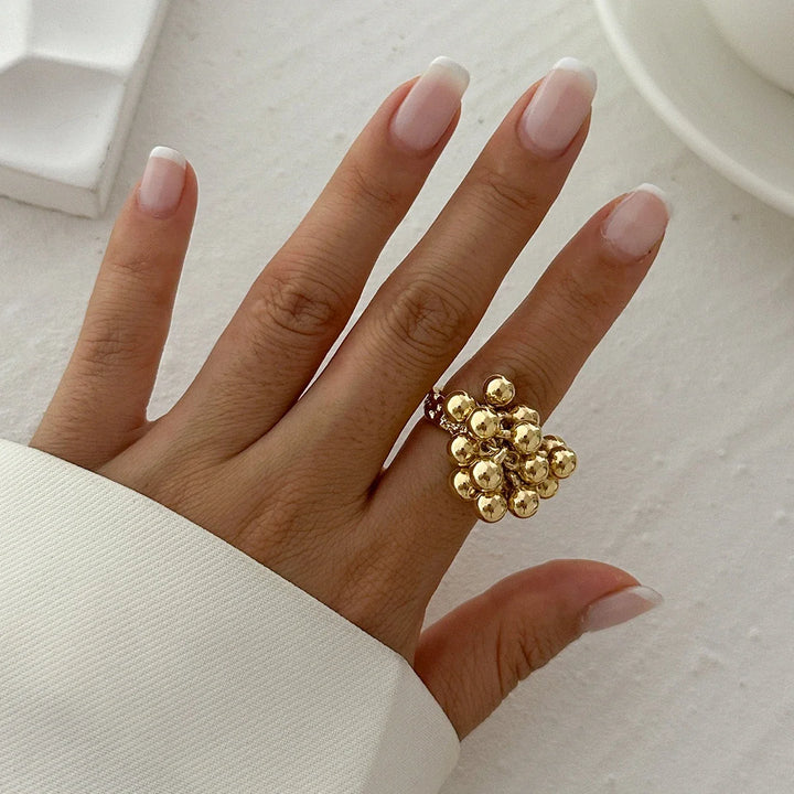 Elegant Cluster Ring for Stunning Style and Versatile Wear