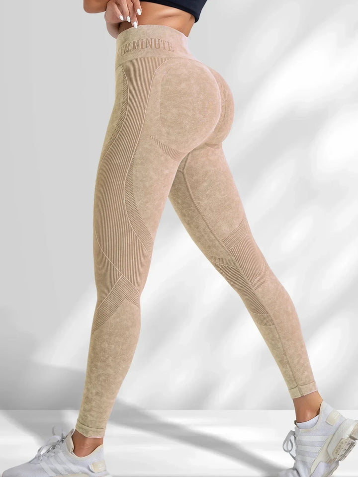Naisten korkeavyötäröiset saumattomat joogahousut hienolla tekstillä