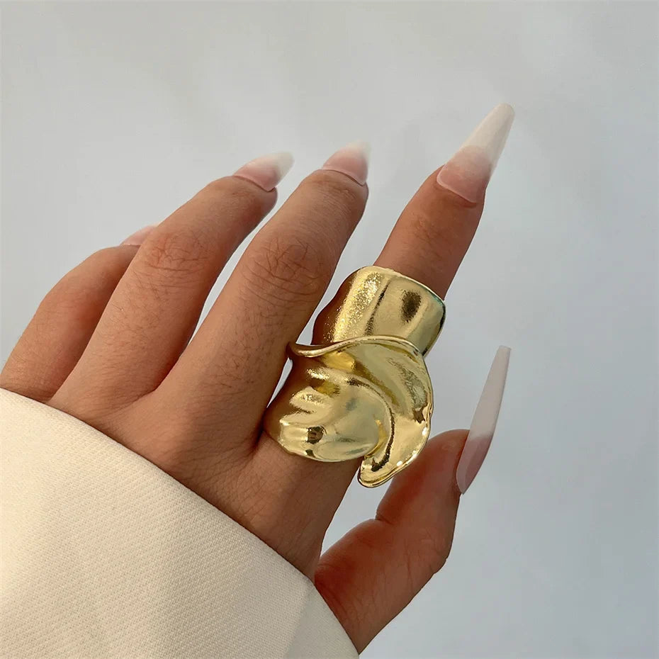 Sculpting Ring for Elegant Style and Fashion Statement