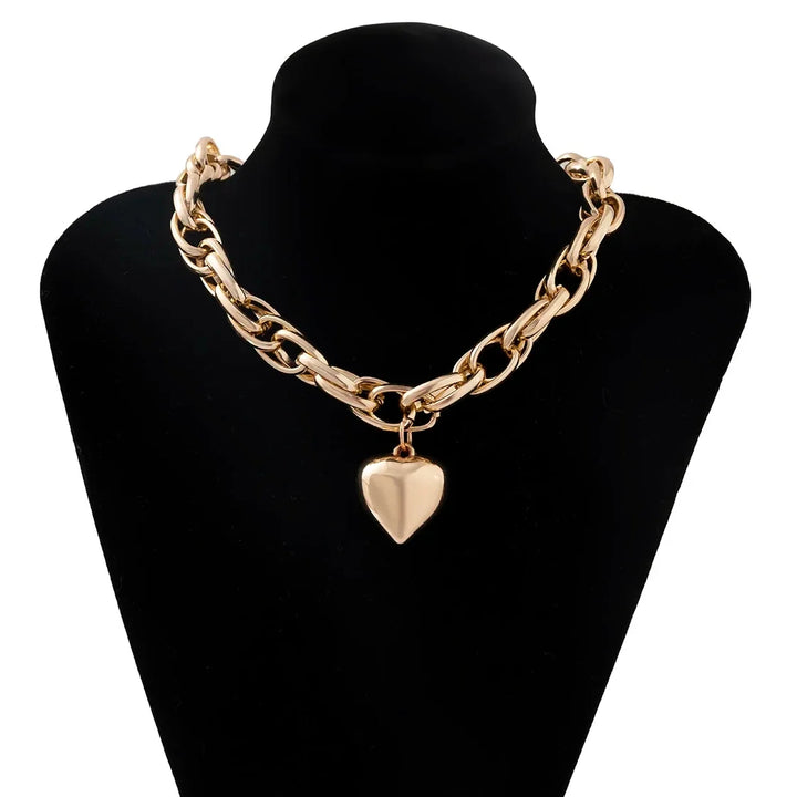 Charming Pendant Necklace for Elegant Style and Versatile Wear