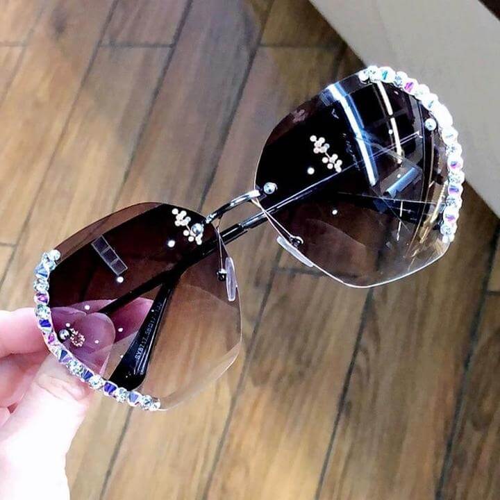 Women's Oversized Lightweight Sunglasses – Modern Design for Summer-The Yellow Prime