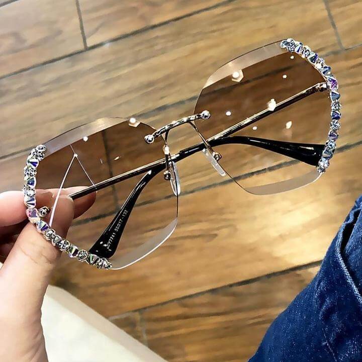 Women's Oversized Lightweight Sunglasses – Modern Design for Summer-The Yellow Prime