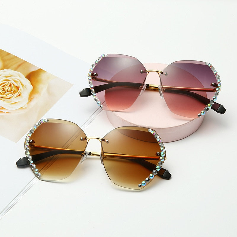Women's Oversized Lightweight Sunglasses – Modern Design for Summer-The Yellow Prime