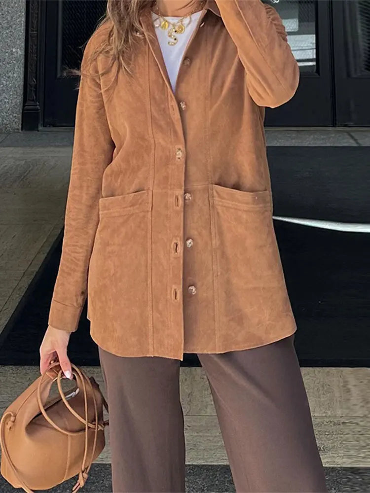 Chaqueta reversible para mujer: diseño elegante con prácticos bolsillos