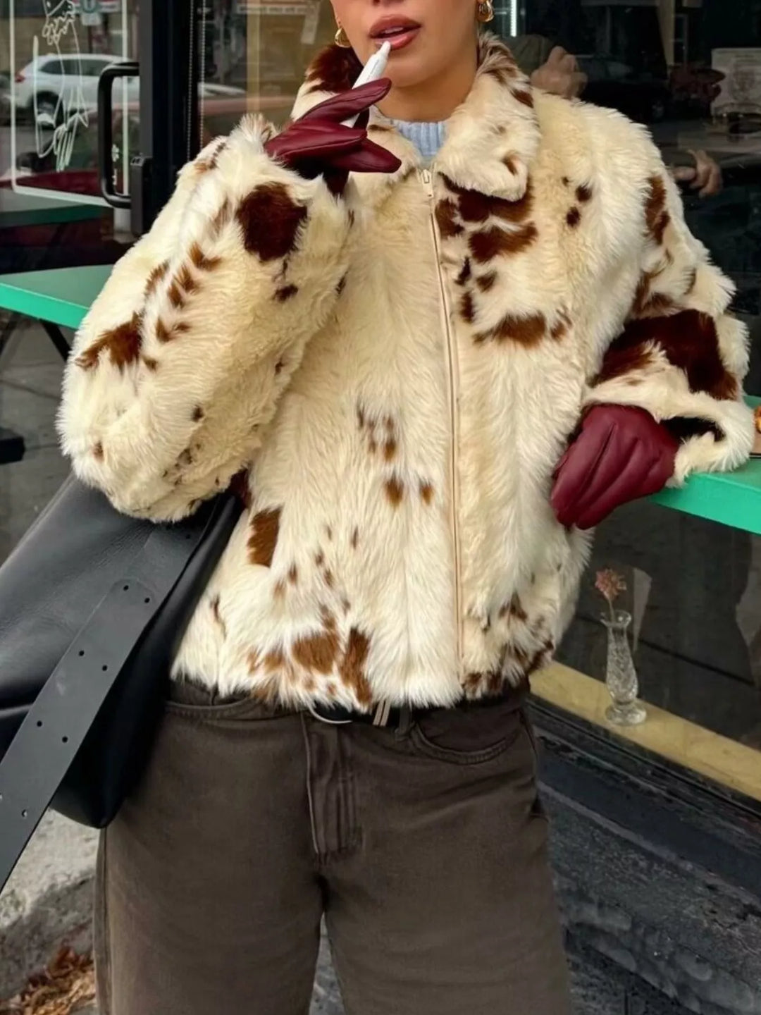 Kort jacka i fuskpäls för dam med dragkedja, beige