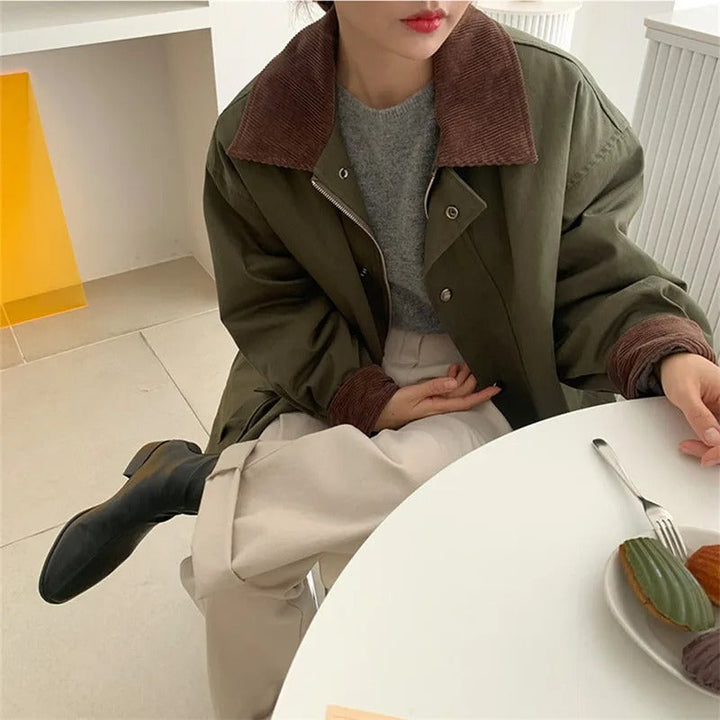 Women's Hooded Jacket with Pockets for Comfort and Style