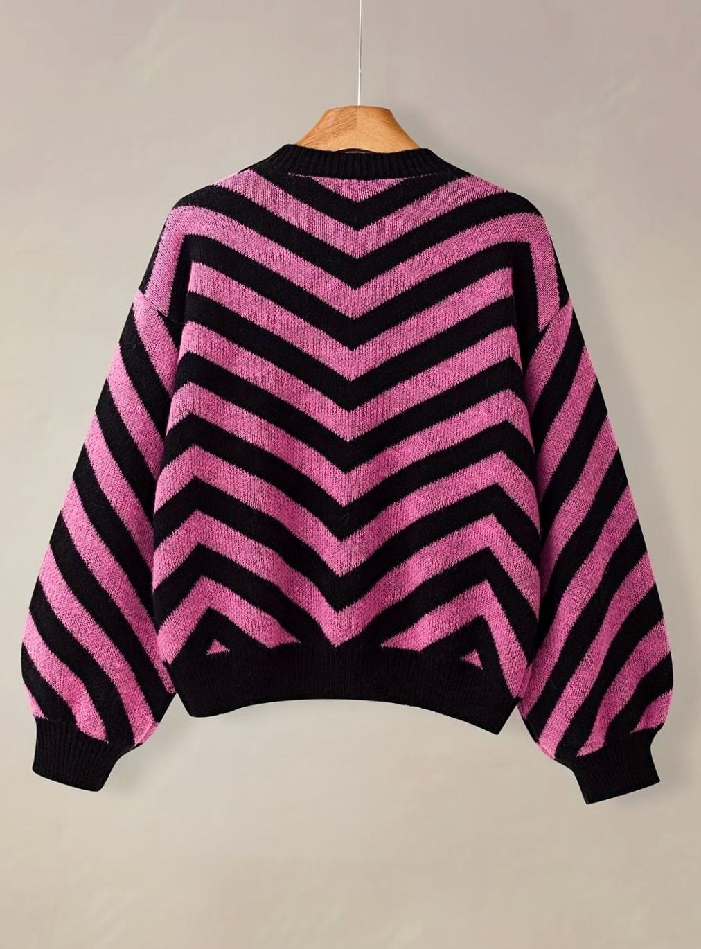 Damenstrickpullover mit lockerem Schnitt und Fischgrätenmuster
