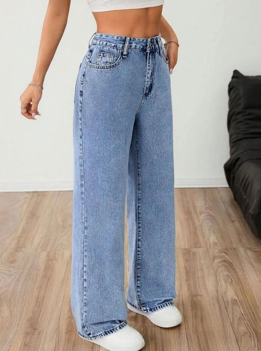 Women's Wide Leg Mid Rise Light Wash Denim Jeans