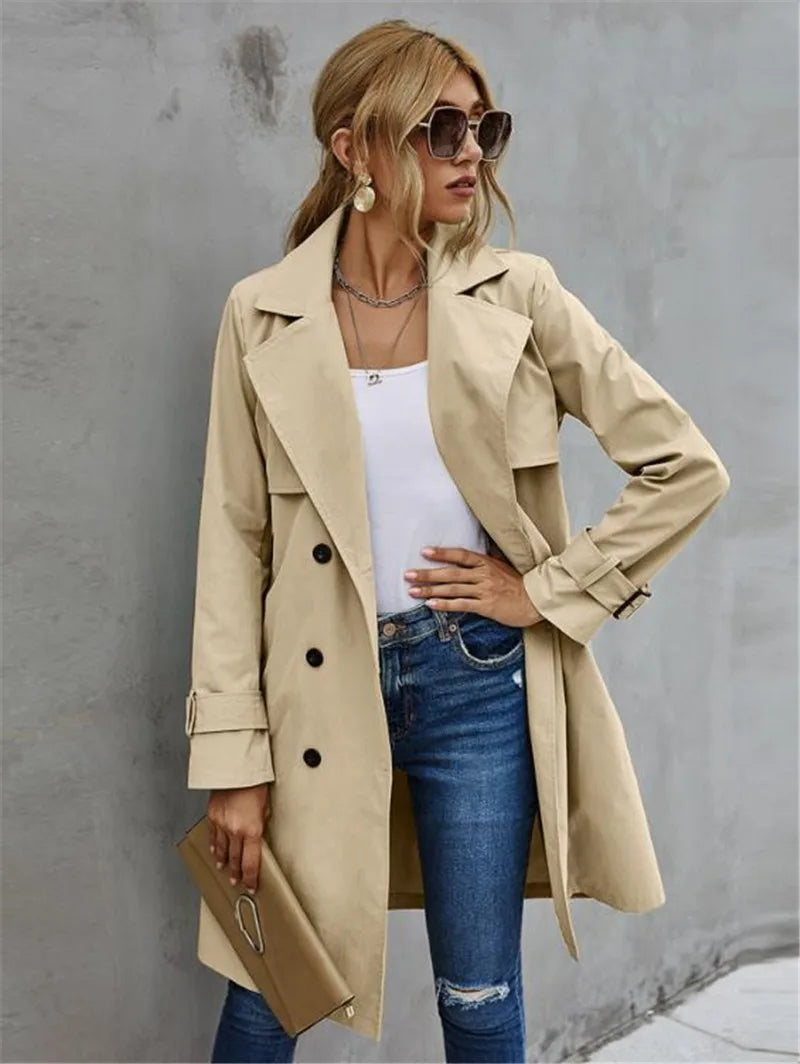Klassisk dubbelknäppt trenchcoat med skärp för kvinnor